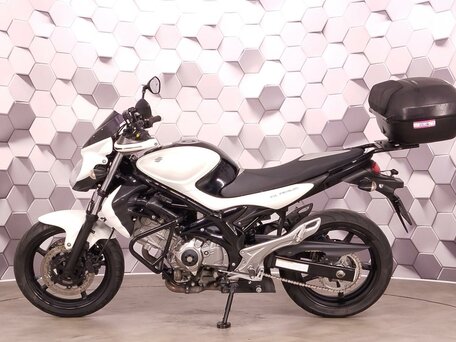2013 Suzuki SFV 650 Gladius, белый, 449000 рублей, вид 4
