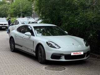 2017 Porsche Panamera 4 II, белый, 7000000 рублей, вид 1