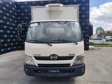 2013 Hino Series 300 (Dutro), белый, 1700000 рублей, вид 2