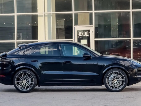 2022 Porsche Cayenne Turbo III, чёрный, 18500000 рублей, вид 2