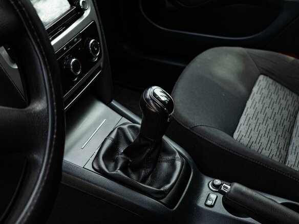2012 Skoda Octavia II (A5) Рестайлинг, белый, 725000 рублей - вид 22