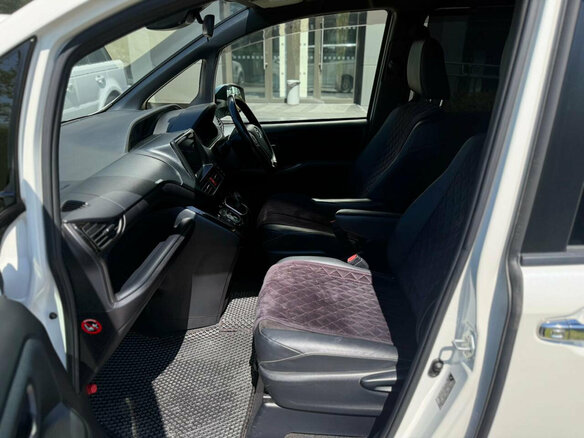2016 Toyota Noah III (R80), белый, 1695000 рублей - вид 22