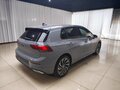 2023 Volkswagen Golf VIII, серый, 1790000 рублей - вид 3