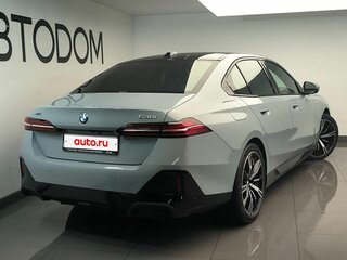 2025 BMW 5 серии 530i xDrive VIII (G60/G61/G68), чёрный, 9250000 рублей, вид 3