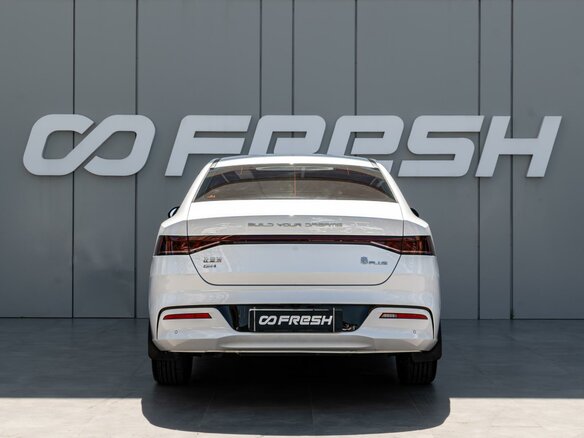2023 BYD Qin Plus DM-i I, белый, 2590000 рублей - вид 3