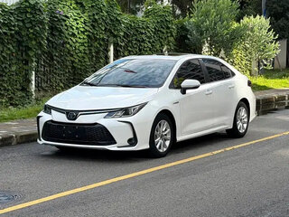 2023 Toyota Corolla XII (E210), белый, 1650000 рублей, вид 1