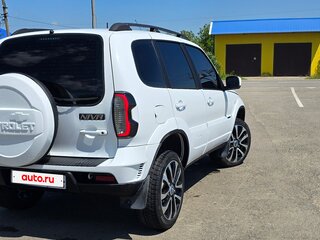 2018 Chevrolet Niva I Рестайлинг, белый, 750000 рублей, вид 5