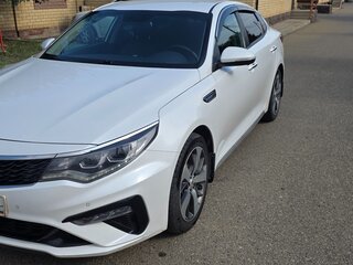 2019 Kia Optima IV Рестайлинг, белый, 1650000 рублей, вид 1