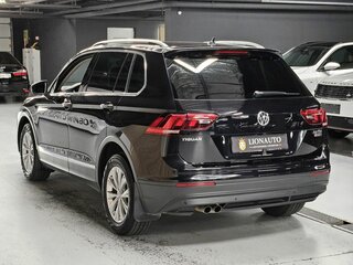 2017 Volkswagen Tiguan II, чёрный, 2499000 рублей, вид 5