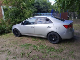 2010 Kia Cerato 5-speed II, серебристый, 840000 рублей, вид 4