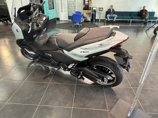 2026 Yamaha TMAX, серый, 1650000 рублей, вид 5