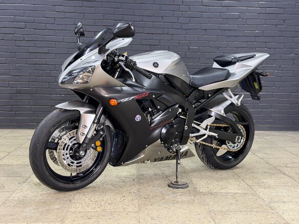 2003 Yamaha YZF-R1, серый, 655000 рублей
