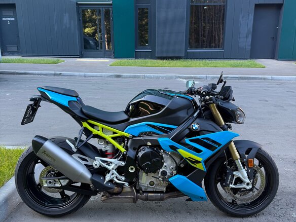 2025 BMW S 1000 R, синий, 1950000 рублей - вид 3