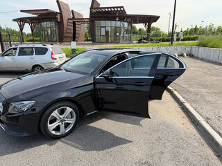2017 Mercedes-Benz E-Класс 400 V (W213, S213, C238), чёрный, 3650000 рублей, вид 3