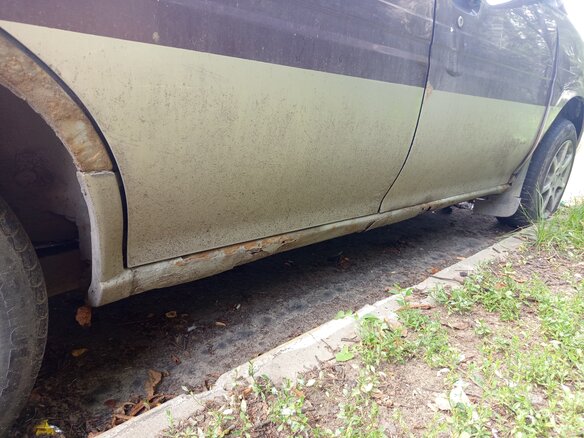 1995 Nissan Prairie Joy II (M11), красный, 150000 рублей - вид 9