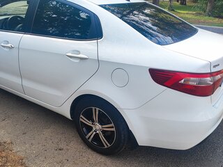 2012 Kia Rio III, белый, 880000 рублей, вид 2