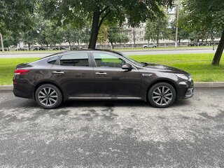 2019 Kia Optima IV Рестайлинг, коричневый, 1880000 рублей, вид 3