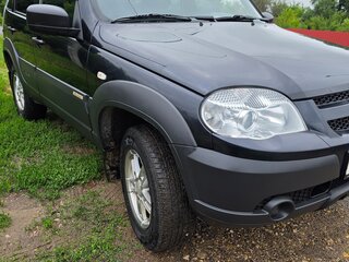 2017 Chevrolet Niva I Рестайлинг, чёрный, 520000 рублей, вид 3