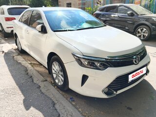2016 Toyota Camry VII (XV50) Рестайлинг, белый, 1620000 рублей, вид 3