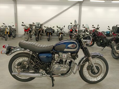 2021 Kawasaki W 800, синий, 880000 рублей, вид 2