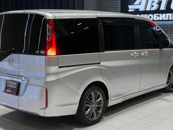 2017 Honda Stepwgn V, серый, 1720000 рублей - вид 5