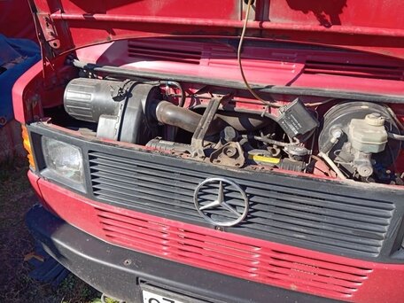 1995 Mercedes-Benz 410D, красный, 550000 рублей, вид 5