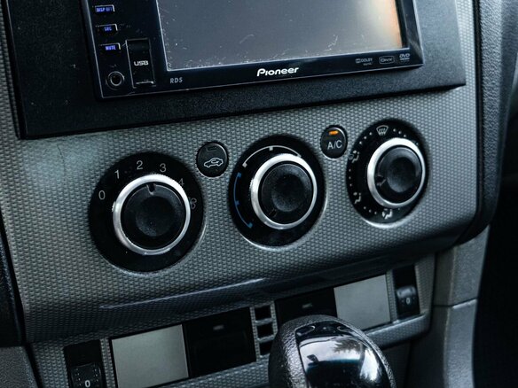 2009 Ford Focus II Рестайлинг, белый - вид 19