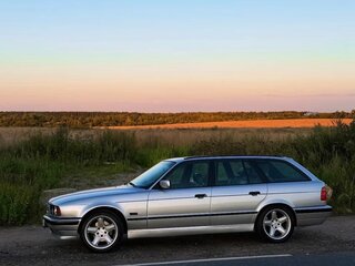 1996 BMW 5 серии 520i III (E34), серебристый, 990000 рублей, вид 1