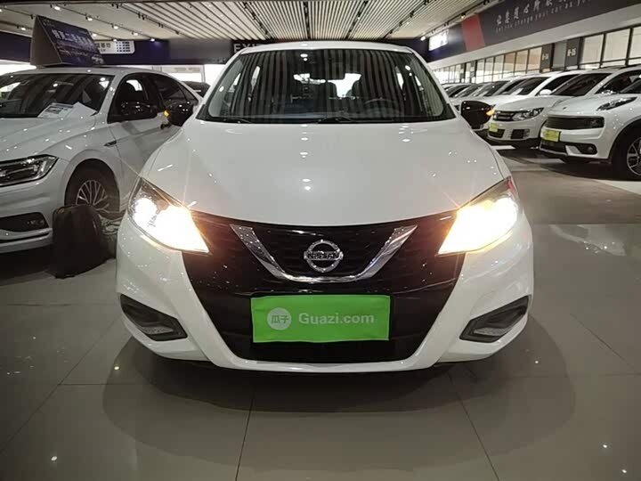 Открыть фотографии: Nissan Tiida II (China Market)