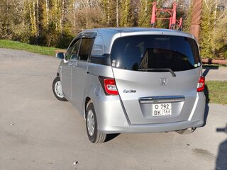 2010 Honda Freed Spike I Рестайлинг, серебристый, 1140000 рублей, вид 4