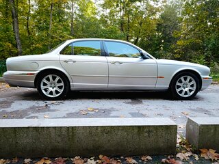 2005 Jaguar XJ III (X350/X358), серебристый, 1150000 рублей, вид 4