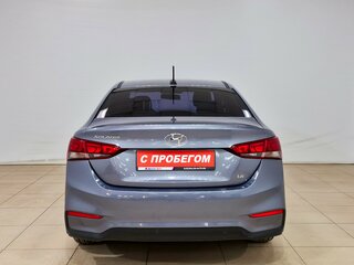 2017 Hyundai Solaris II, серый, 940000 рублей, вид 5