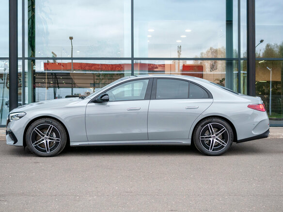 2026 Mercedes-Benz E-Класс 300 VI (W214, S214), серый, 10250000 рублей - вид 2