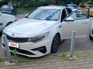 2019 Kia Optima IV Рестайлинг, белый, 1900000 рублей, вид 1