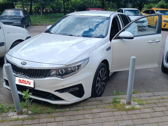 2019 Kia Optima IV Рестайлинг, белый, 1900000 рублей