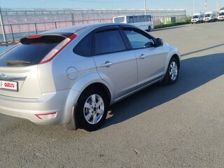 2009 Ford Focus II Рестайлинг, серебристый, 480000 рублей, вид 2
