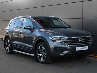 2021 Volkswagen Touareg III, серый, 7398000 рублей, вид 3