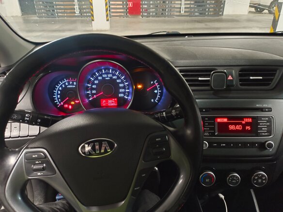 2016 Kia Rio III Рестайлинг, белый - вид 5