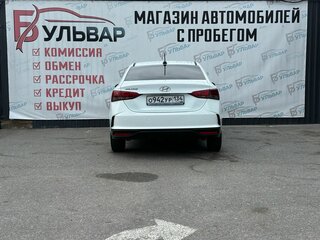 2020 Hyundai Solaris II Рестайлинг, белый, 1300000 рублей, вид 5