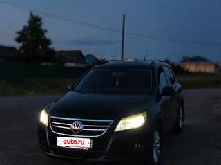2011 Volkswagen Tiguan I, чёрный, 850000 рублей, вид 1