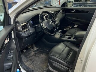 2019 Kia Sorento III Prime Рестайлинг, белый, 2555000 рублей, вид 4