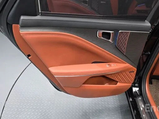 2025 Kia K8 I Рестайлинг, чёрный - вид 7