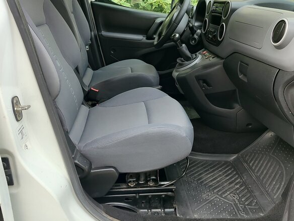2013 Citroen Berlingo II Рестайлинг, белый, 680000 рублей - вид 7
