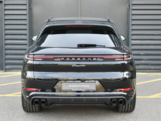 2024 Porsche Cayenne III Рестайлинг, чёрный, 15150000 рублей, вид 4