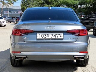 2020 Audi A4 35 TFSI V (B9) Рестайлинг, серебристый, 2300000 рублей, вид 4