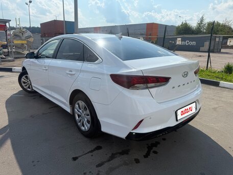 2019 Hyundai Sonata VII (LF) Рестайлинг, белый, 1490000 рублей, вид 1