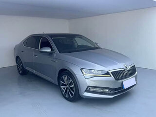2022 Skoda Superb III Рестайлинг, белый, 1650000 рублей, вид 2