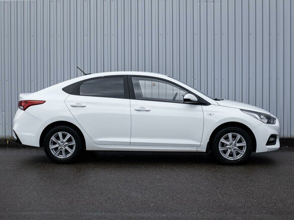 2020 Hyundai Solaris II, белый, 1480000 рублей - вид 4