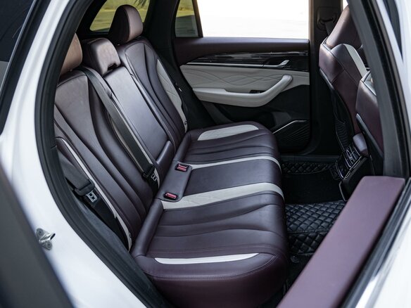 2023 Geely Monjaro (Xingyue L) I, белый, 3060000 рублей - вид 6