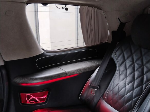 2012 Toyota Sequoia II, чёрный - вид 26